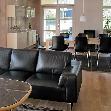 Four Bedroom Holiday In 10 Hébergement de vacances